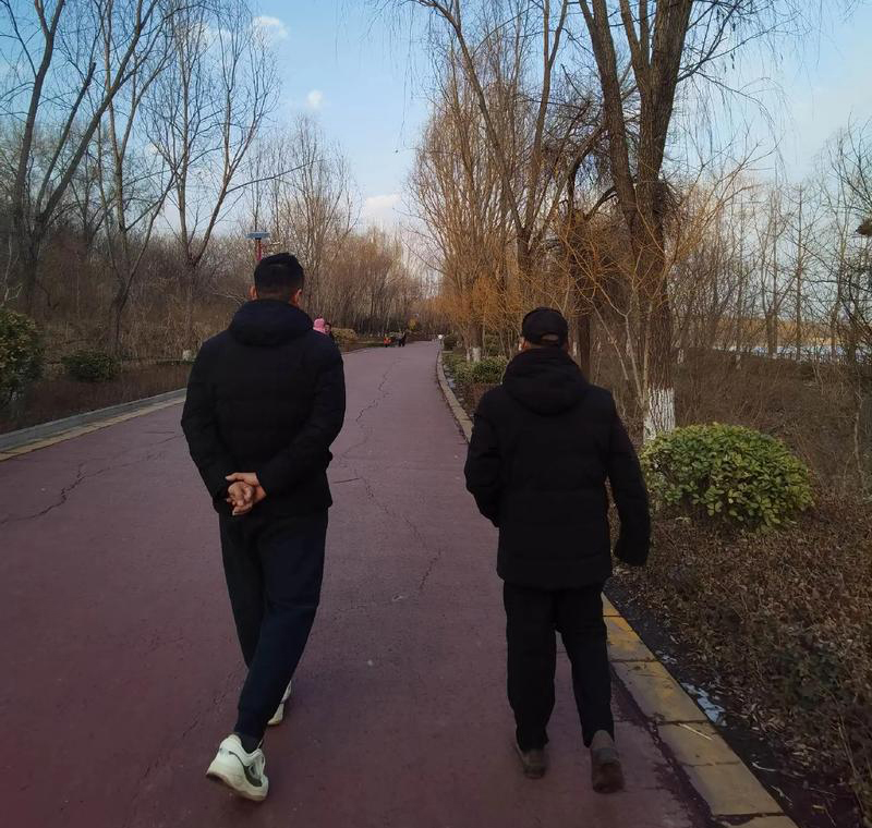 “亲生的”就一定重要吗？一纸报告，能否定义多年的养育之恩？